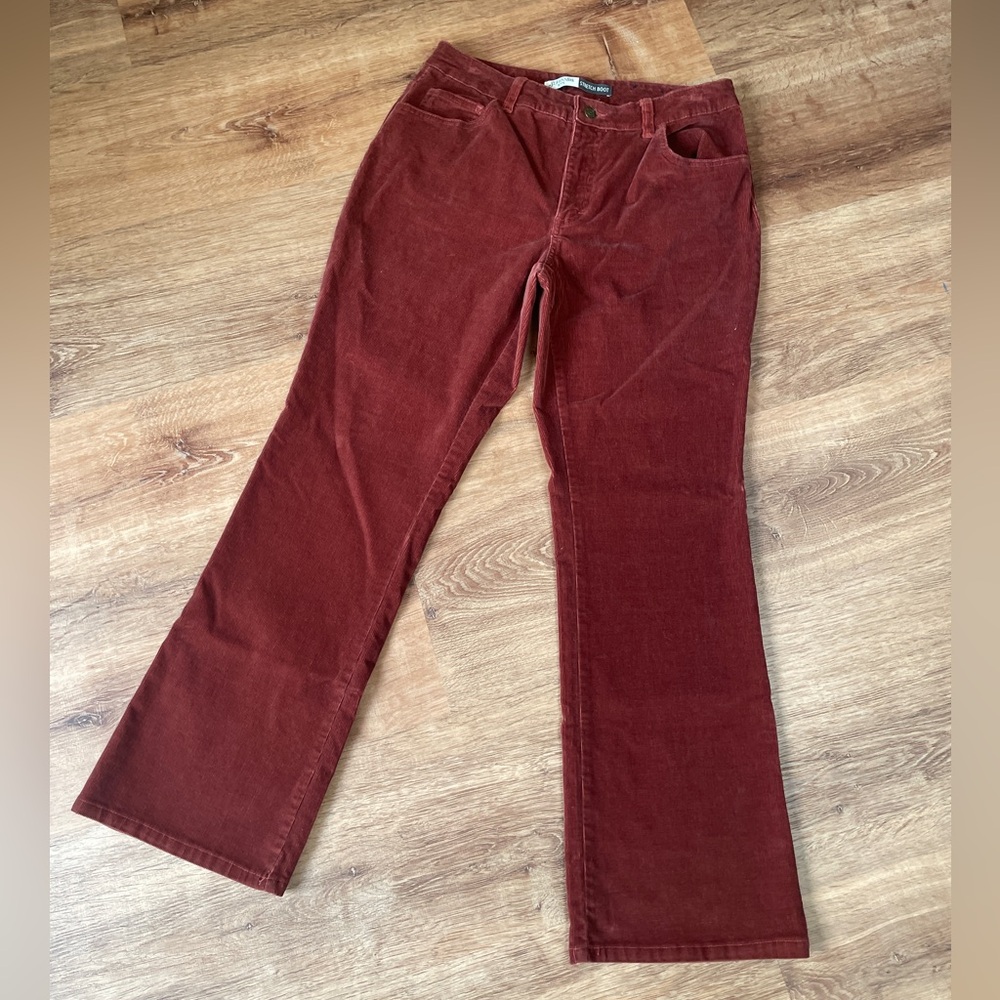 St. John’s bay women’s corduroy boot cut‎ pants size 12 flare cords red western